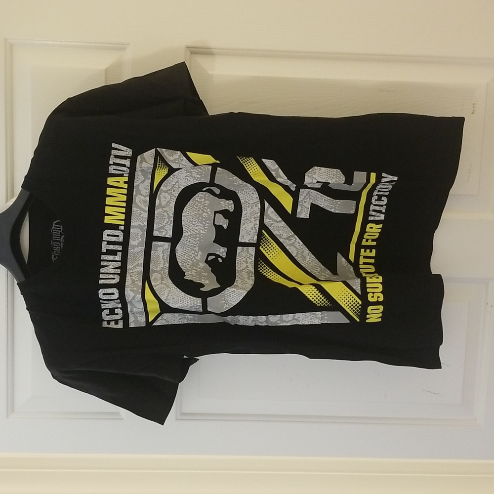 Men ECKO shirt